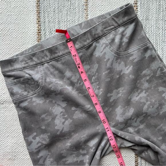 Spanx Jeanish Stone Wash Camo Ankle Leggings Women’s Size 1X - Picture 5 of 8